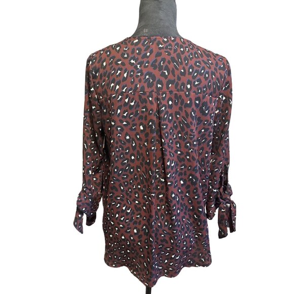 💖West Kei Women's Leopard Print V-Neck Blouse With Tie Sleeves - Picture 2 of 7